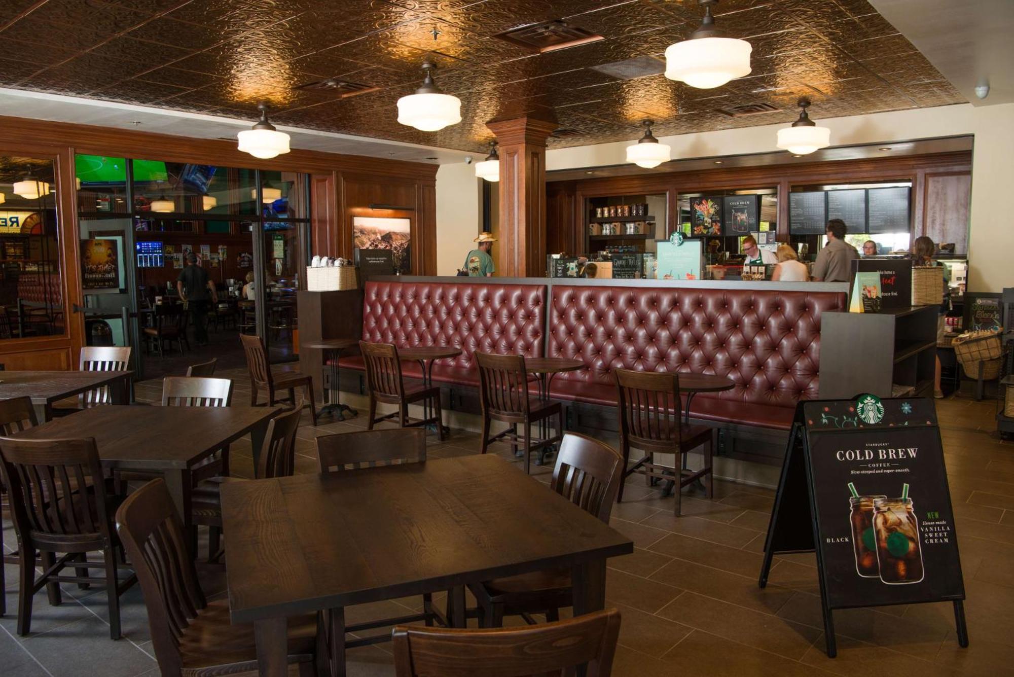 Hotel Hampton At Tin Lizzie Gaming